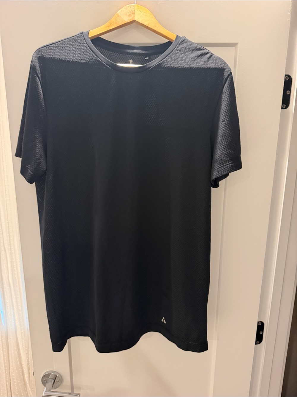 Men's Black Short Sleeve Performance Tee